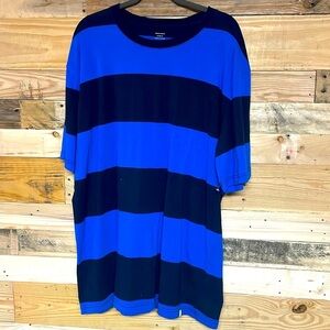 American Eagle size XLT navy and blue stripe active short sleeve shirt